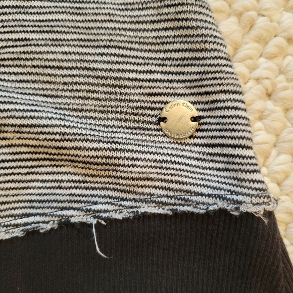 Calvin Klein Performance Asymmetrical Loose Top Black Gray Striped Short Sleeve - Picture 6 of 6